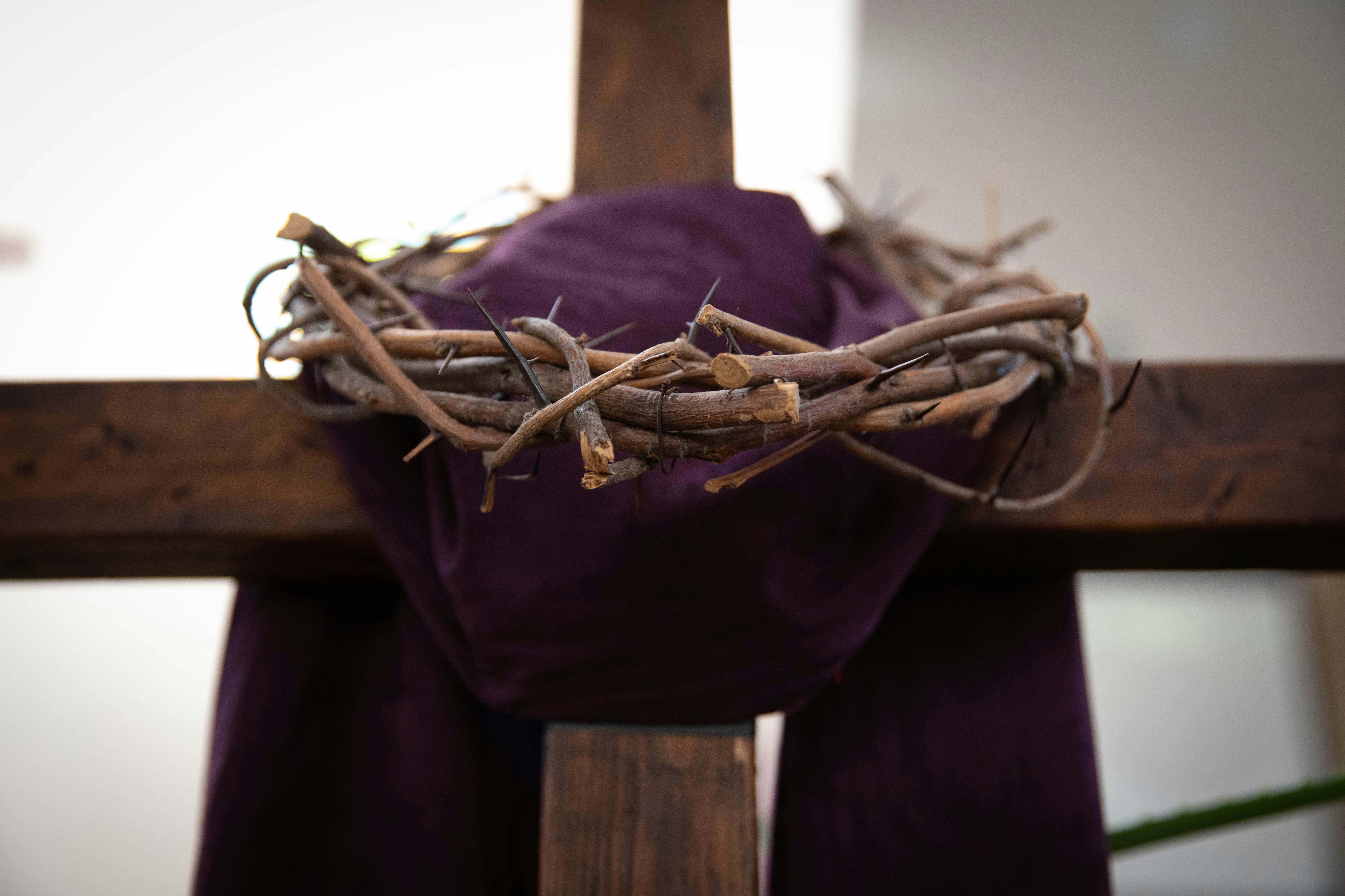 The Chosen - landing page - matt-marzorati-2zMvnJLG8tg-unsplash A crown of thorns on a cross.