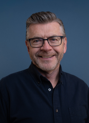 A headshot of Kevin Johnson